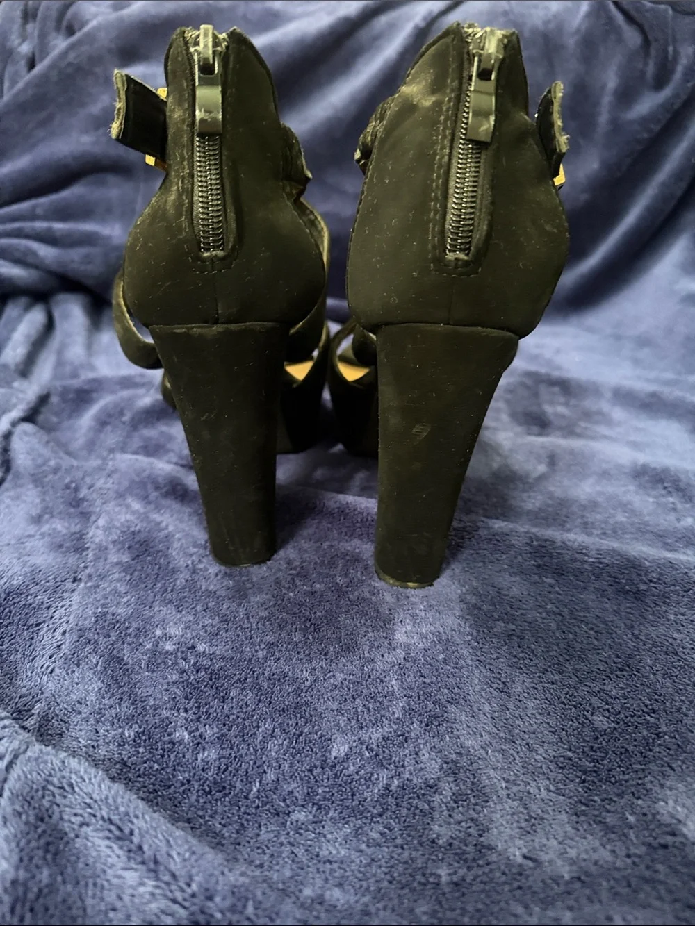 N/A stylish black